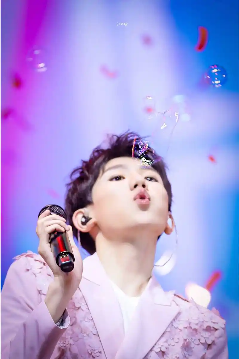 【王源·嘟嘟嘴】  让小编看看,有多少宝宝看着屏幕不自觉地嘟起了