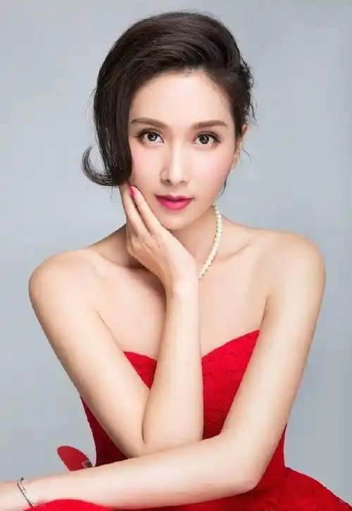 周正毅的老婆叫毛玉萍,这个女人生性泼辣,火爆脾气,哪受得这股子气.