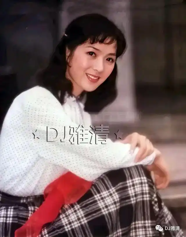 43张老照片记录美人龚雪的四季风采天然大美女浓妆淡抹总相宜