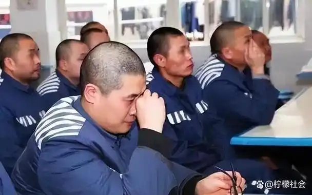 回顾无期刑犯老到不能动监狱会给他们养老吗答案真令人心酸