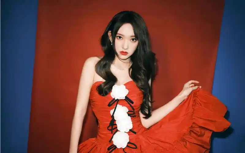 程潇已上线:2021新浪时尚风格大赏 拍摄花絮