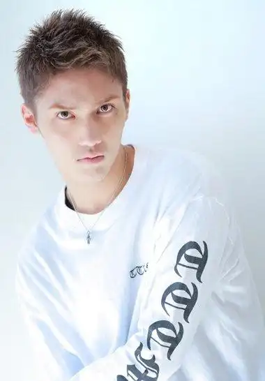 男学生剃学院风短寸飞机头超帅气 教你修剪短飞机头吹教程大全