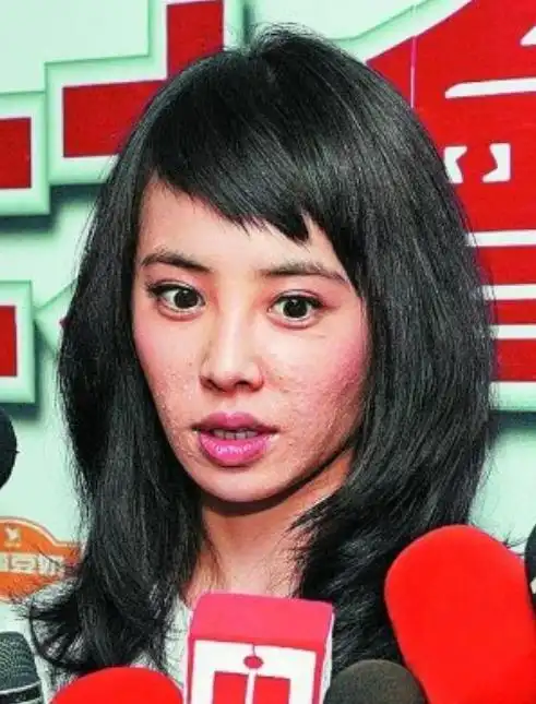 女明星卸妆后依旧漂亮?五官几乎不变,肌肤状态展现真实颜值