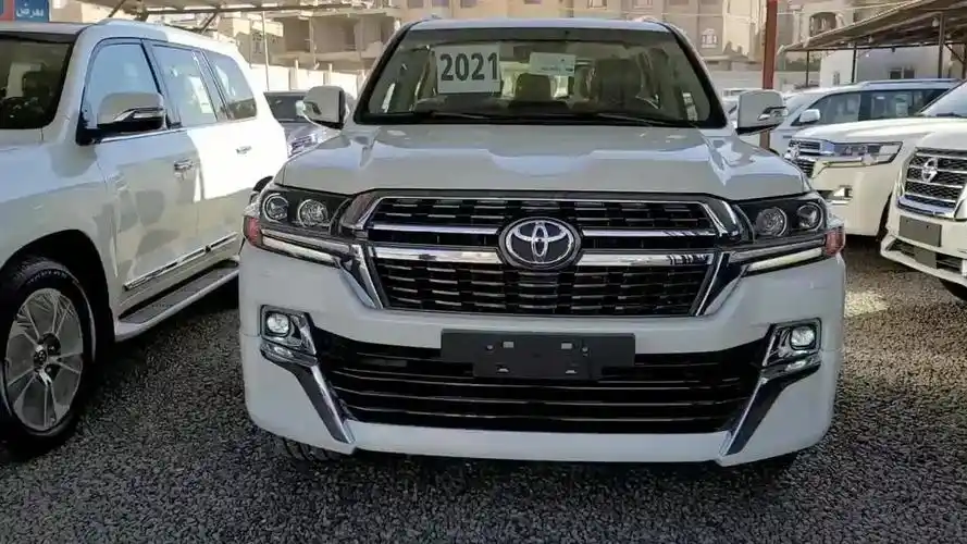 2021款丰田兰德酷路泽高配版和低配版到货,对比一下选哪款自己定