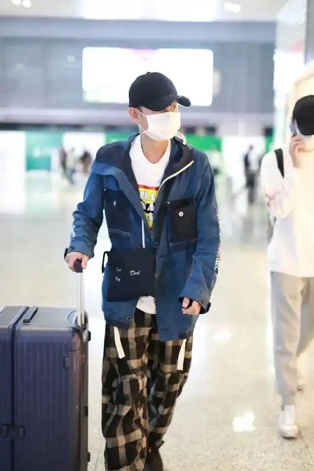 身高172的文章很敢穿工装夹克格纹阔腿裤造型个性潮流