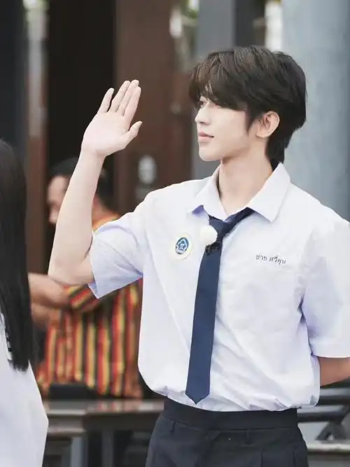 蔡徐坤奔跑吧校服造型##蔡徐坤奔跑吧泰国校服造型