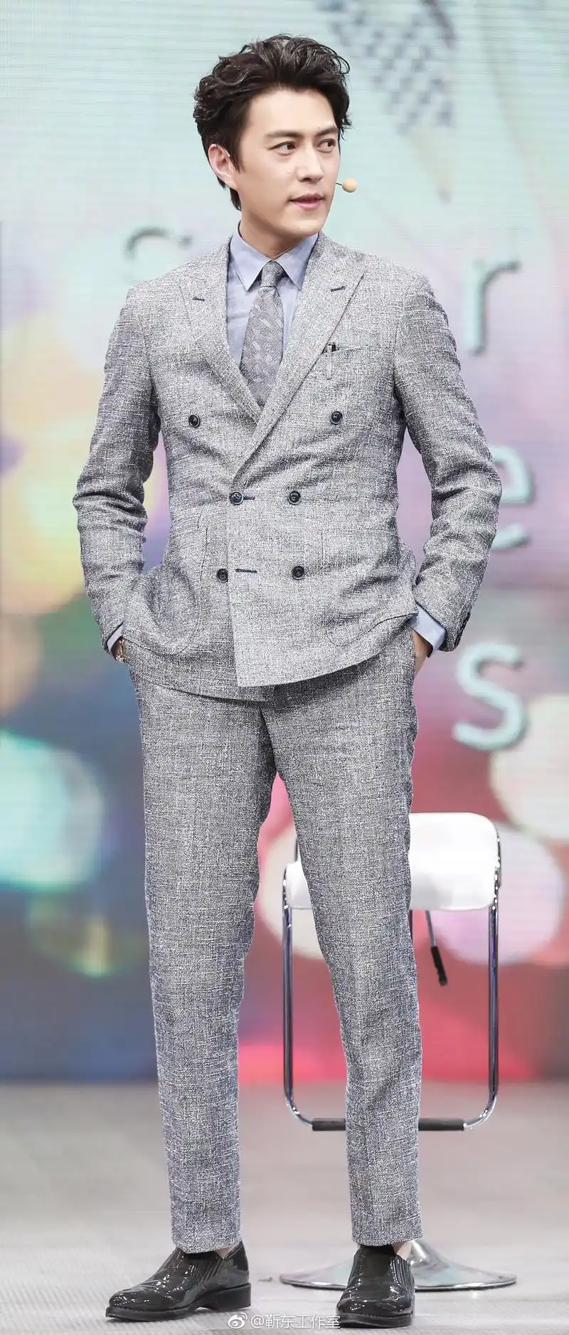 靳东1222生日快乐  你是凌远,一身白色战袍,救死扶伤,坚守底线.