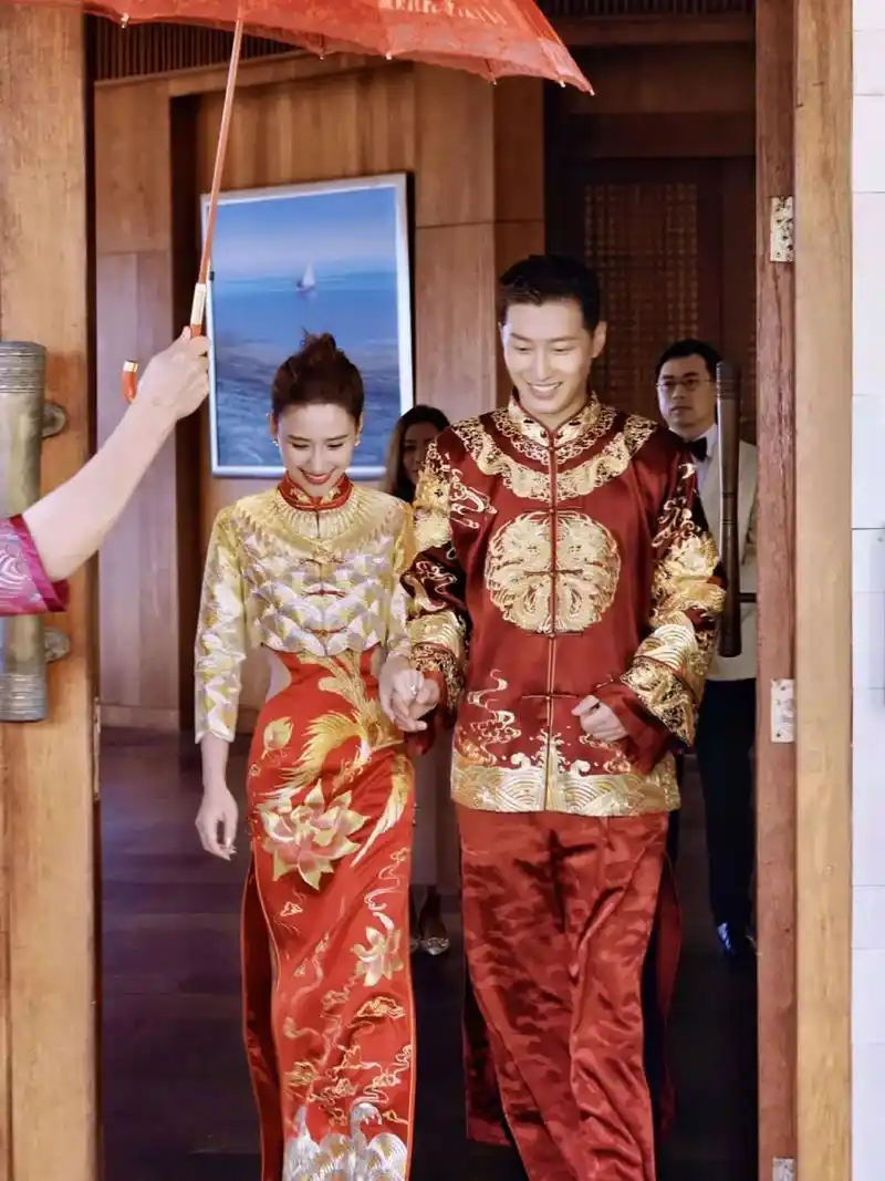 中式秀禾 #中式婚纱照 明星中式婚礼合集,你喜欢谁的?99 - 抖音