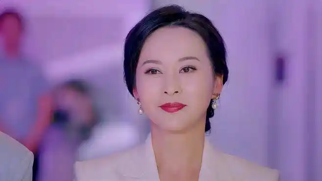 最美的安排22:发布会现场,模特都来不了,潘大为亲请女儿救场-影视综