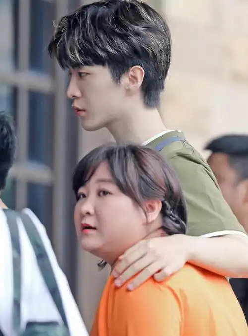 范丞丞是不是喜欢贾玲这样的女孩,范丞丞怎么看待他与贾玲的cp?