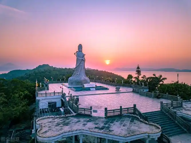 凤山妈祖庙,遮浪灯塔岛,红海湾,莲花山都是汕尾的著名景点,随着这