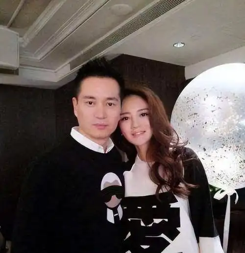 澳门小赌王陈荣炼涉6800亿非法博彩安以轩果断删光恩爱秀