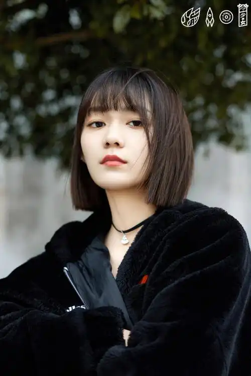 段奥娟元气街拍写真图片69