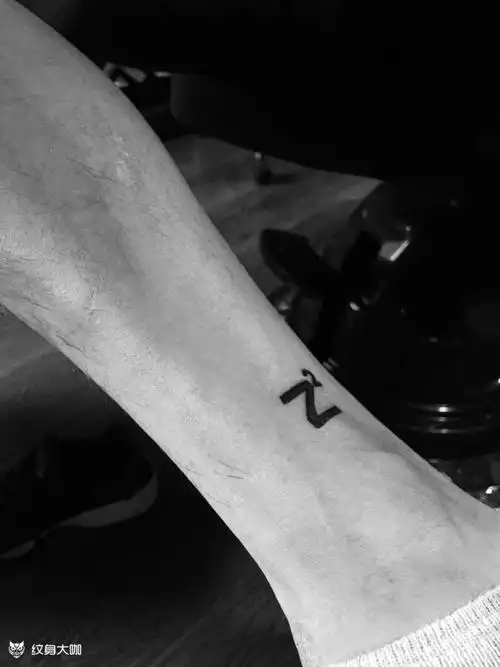 字母_纹身图案手稿图片_伍六七的纹身作品集