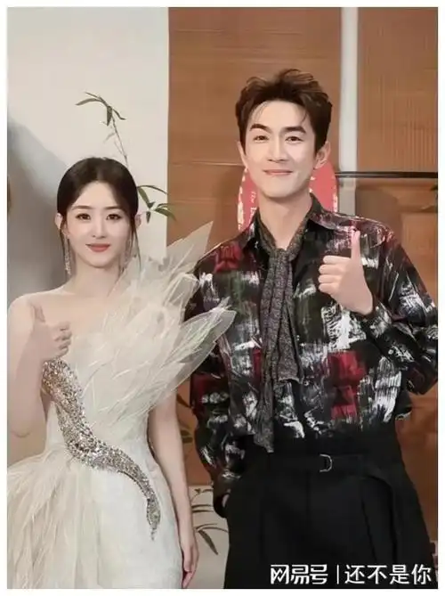 林更新在赵丽颖身边像个小孩子一样放松!看上去,两个人真的很甜