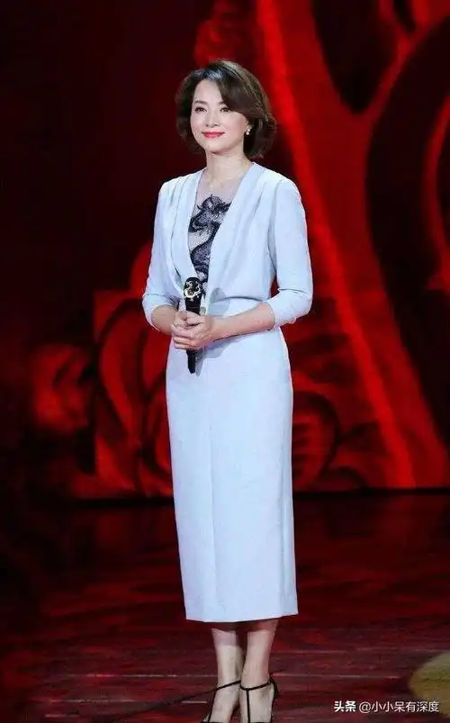 董卿现状怎么样了(变化虽大但气质好)(9)