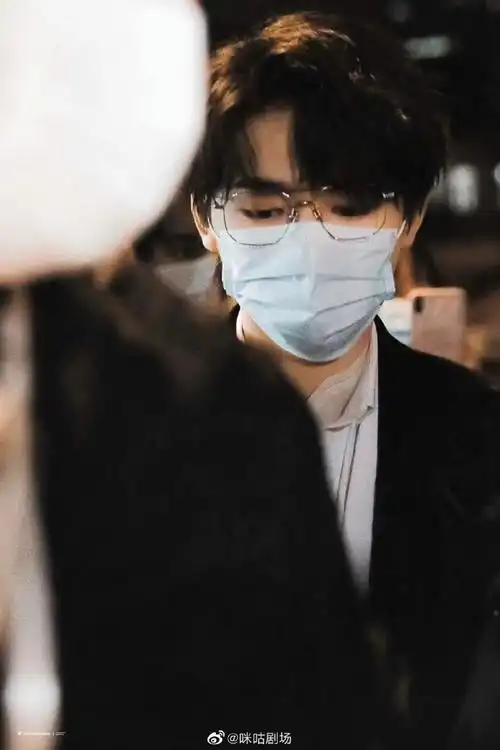 请把眼镜焊死在脸上##中戏军训宣传片的宋亚轩