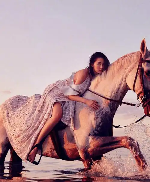 有种"小脚"叫李沁,被公主抱后,脚趾头都在发力