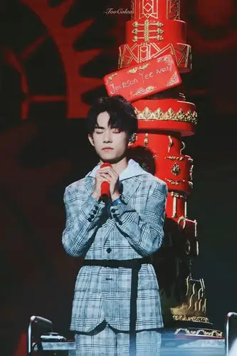 易烊千玺生日会