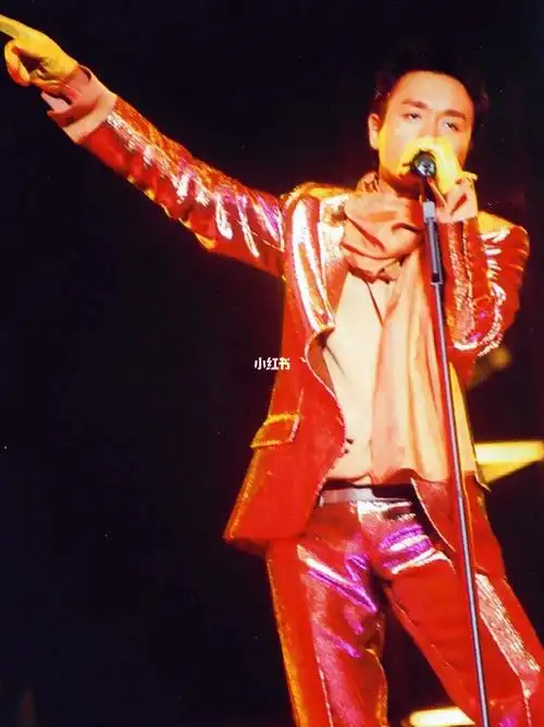 哥哥和话筒92舞台上的魅力#继续宠爱张国荣