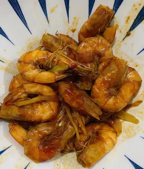 [两颗心r]非常可口的家常菜,→油焖大虾,10分钟超简单做法[刀r]食材