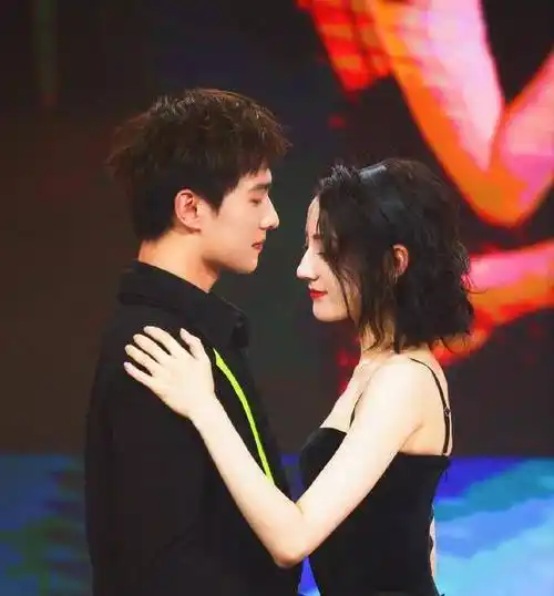 顶流杨洋热巴恋情成真?发出姨母笑的我坚决不信_网友_荣耀_观众