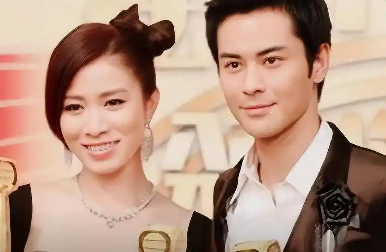 郑嘉颖&佘诗曼:他从不承认她,却被意外拍到偷偷约会_恋情_消息_感情