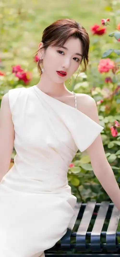 甜美可爱清新自然毛晓彤唯美壁纸