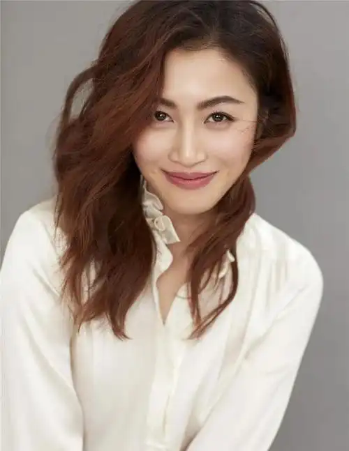 韩云云身材完美(喜剧舞台第一大美腿韩云云)(6)