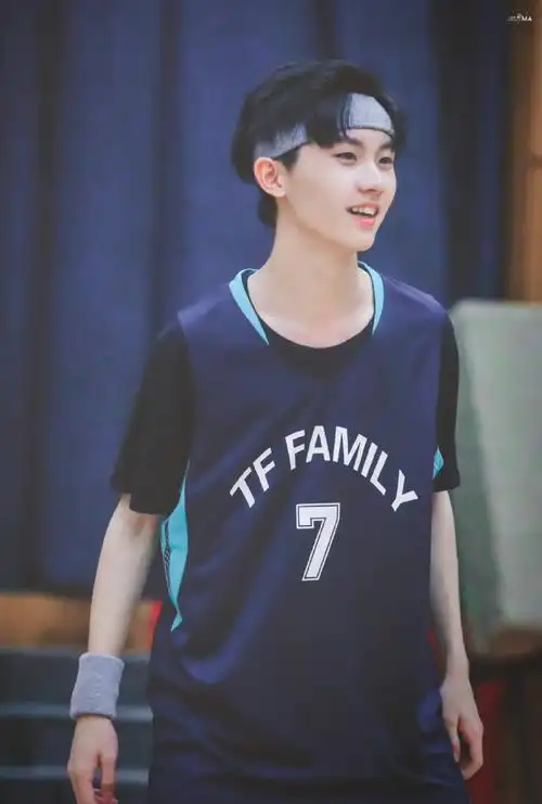 马嘉祺发带造型