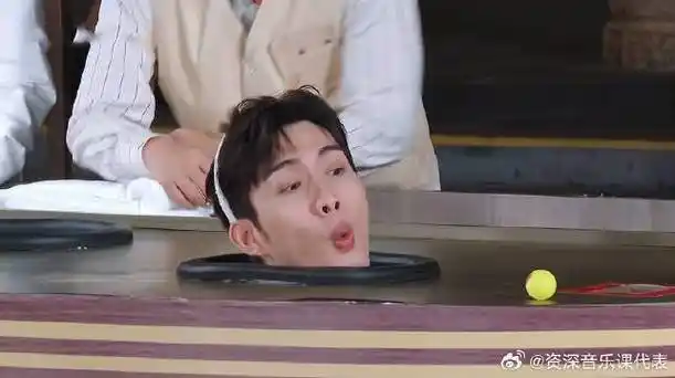 终于到张彬彬强项了,一口气把球吹进洞里,下秒看到姿势笑喷全场