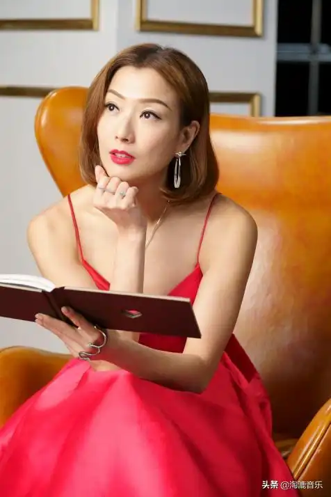 歌手郑秀文的个人资料 香港著名歌手郑秀文 - 歌词译