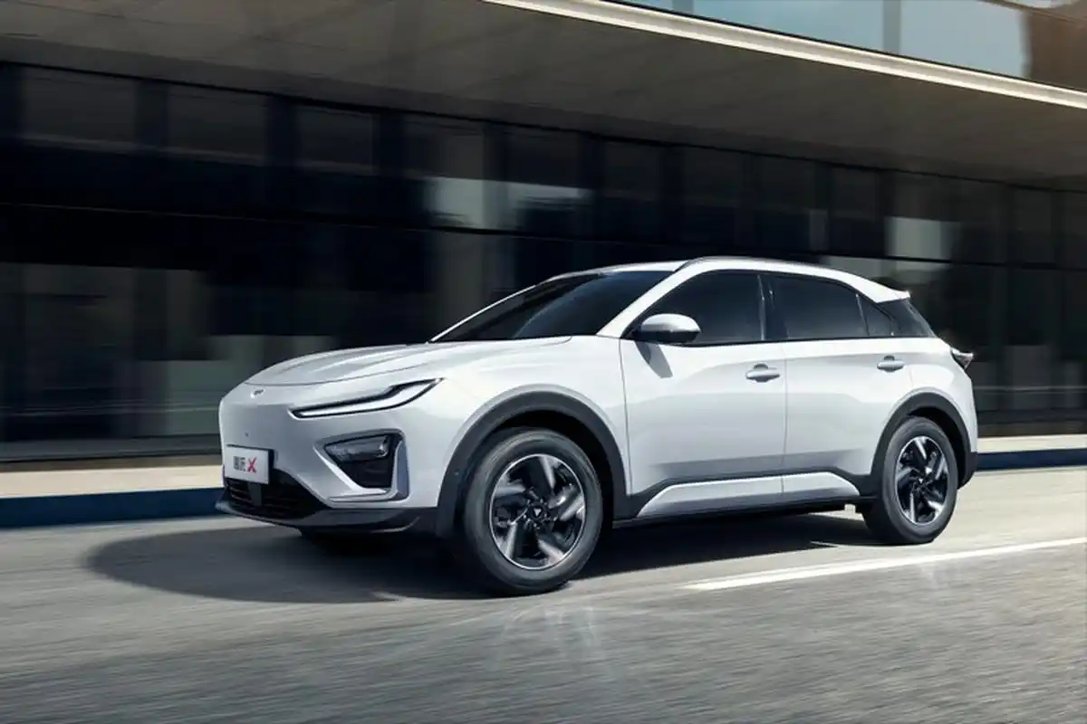 近日,哪吒汽车全新紧凑型纯电suv——哪吒x正式上市,新车基于云河平台