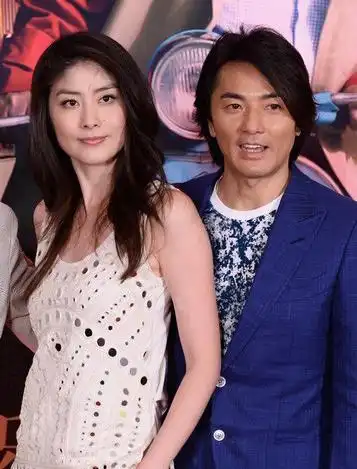 郑伊健裤链突然爆开 两度被陈慧琳直击(图)