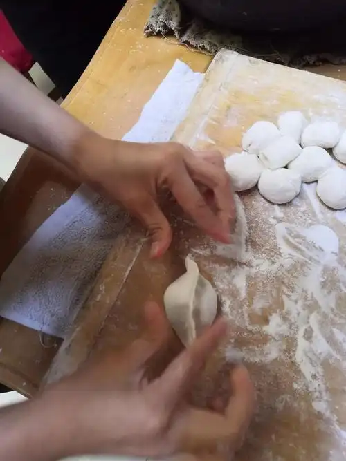 包饺子
