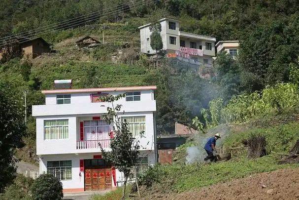 农村父母离世后,承包土地集体会收回?子女有继承的权益吗?