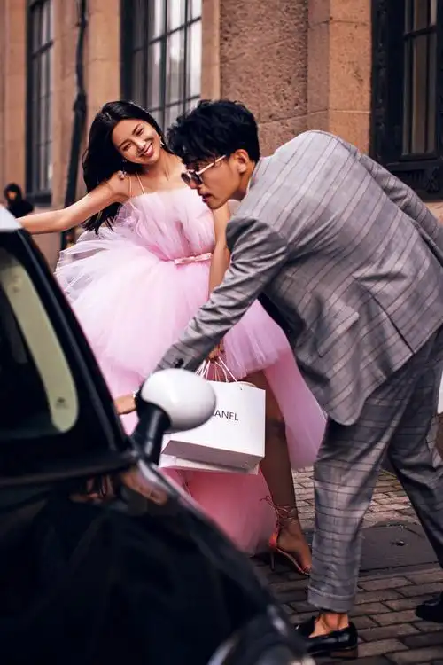 最具创意婚纱照姿势