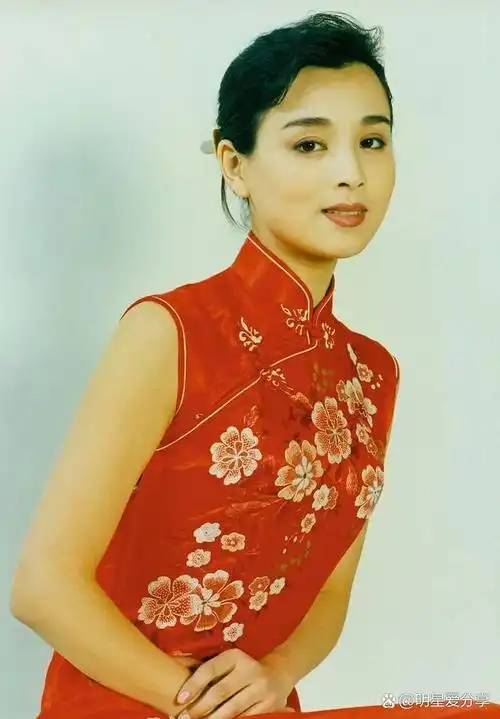 《蝴蝶兰》里的白蕙,《汉宫飞燕》里的赵飞燕,赵明明的美是天然去雕琢