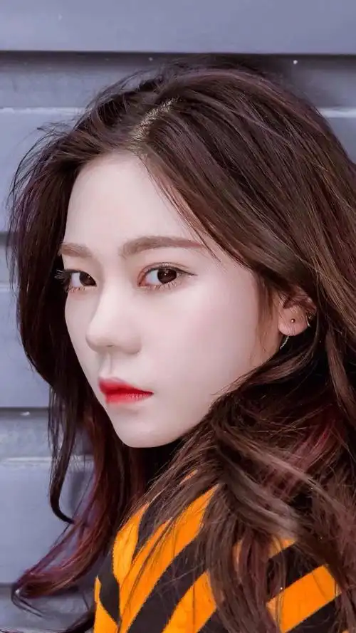 手机壁纸张紫宁