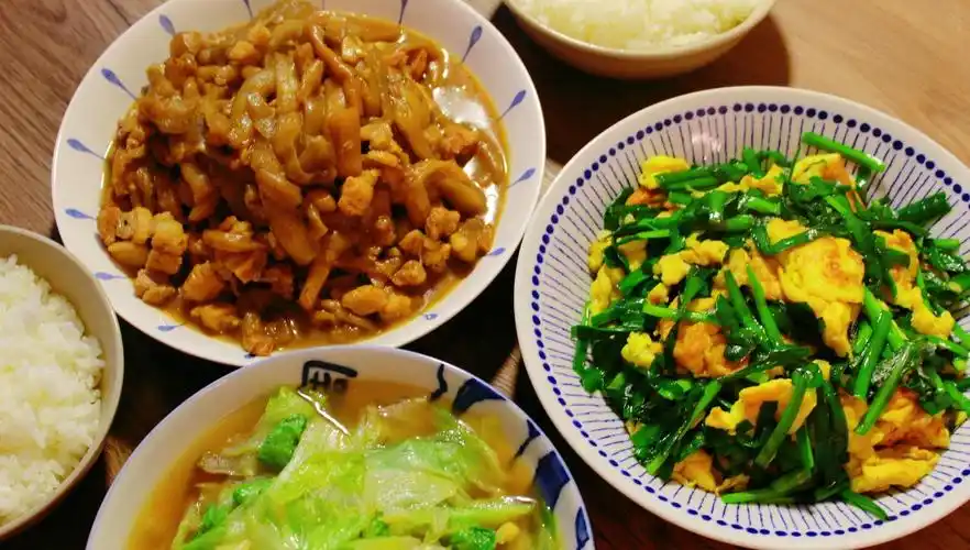 晒晒两人午餐,三道家常菜,好吃简单又下饭,比大鱼大肉吃着舒坦