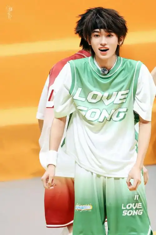 时代少年团壁纸超话#时代少年团#  cr:烟花纪·宋亚轩