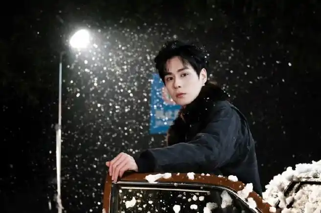 池##超话新年许愿季##胡一天#不是没看过灿烂星光,但好像遇到你那一刻