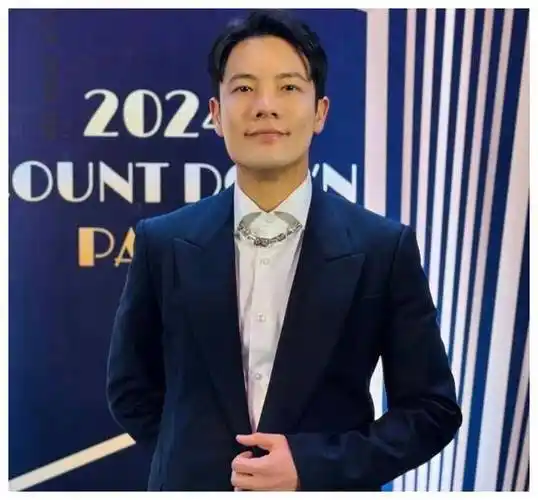 杨千嬅50岁生日的庆祝活动,不仅让她感受到了丁子高的爱意和浓厚的