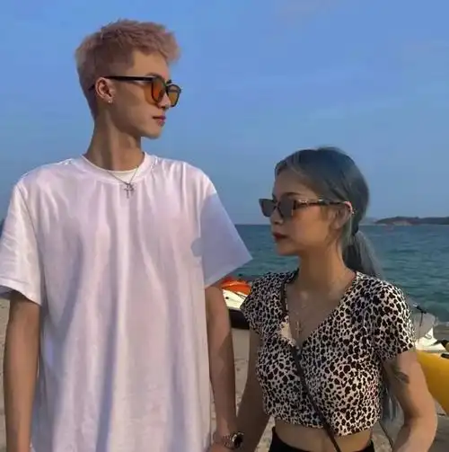 情侣头像ins潮图情侣头像释氏欣然淡处多