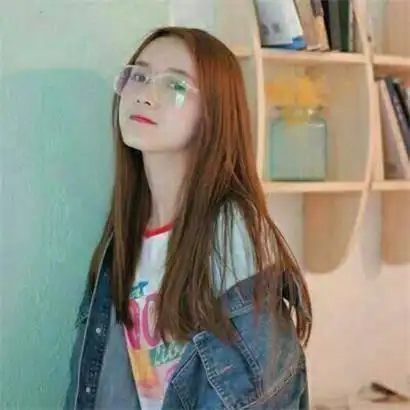 女生头像戴眼镜可爱高清好看的可爱眼镜女生头像真人图片