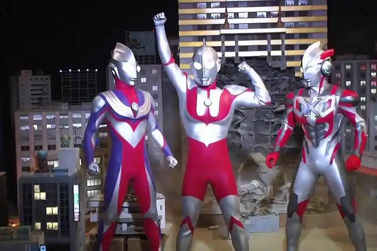 艾克斯奥特曼花絮丽娜和迪迦的再次合作耳机宝宝的奇葩舞蹈