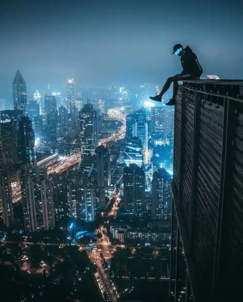 楼顶摄影师:他在更接近天空的地方,俯瞰上海