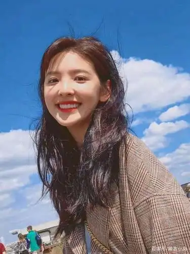 拥有天使般微笑的治愈系女神——章若楠