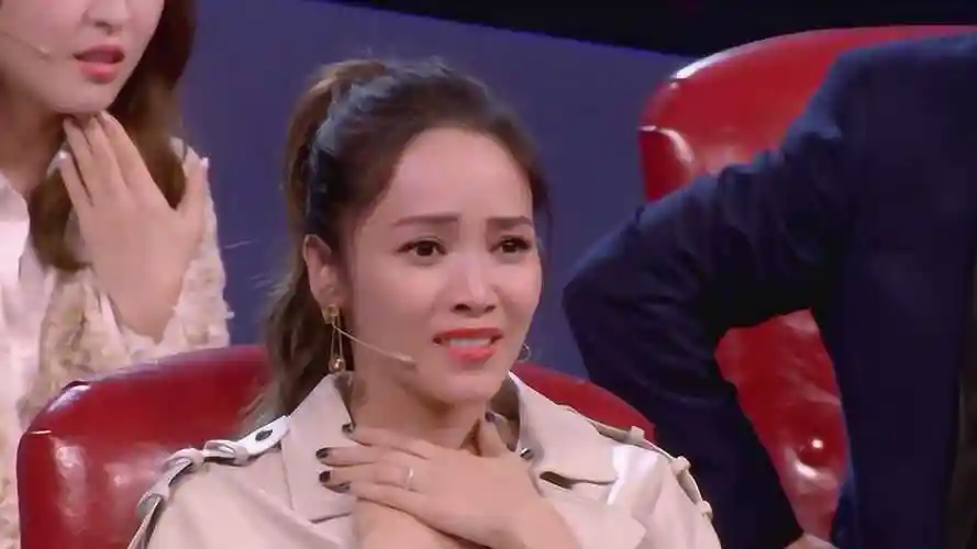 现在00后如此逆天12岁参加蒙面唱将一开口侯佩岑泪崩