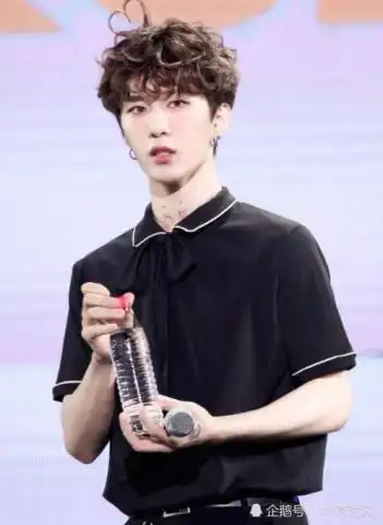 张庭继子参加选秀节目,身材好颜值高,表演才艺很好笑哟